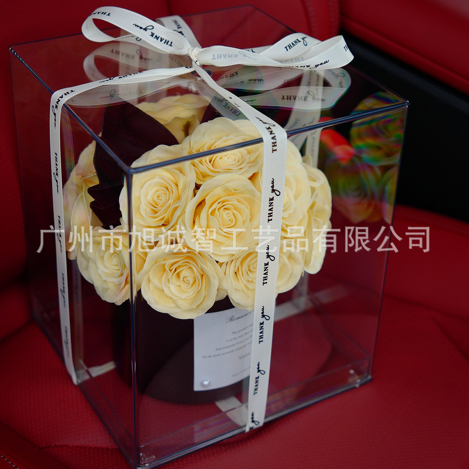 Día de San Valentín Acrílico Flor eterna Rosa Abrazado Cubo Saponina Flor Ramo Caja de flores Caja de regalo Diy Regalo de cumpleaños