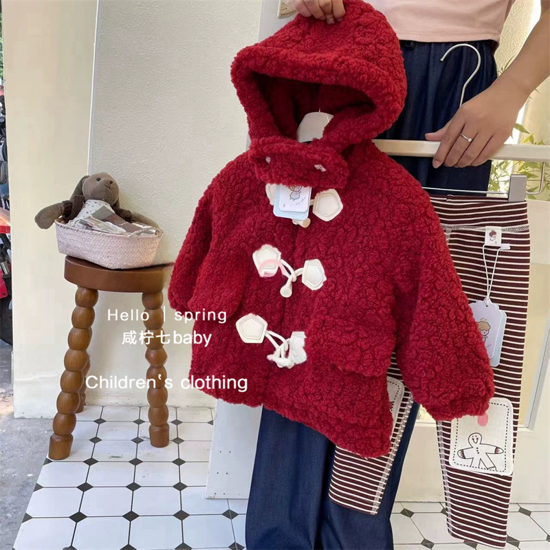 [Spot] Chaqueta de lana de cordero más lana de terciopelo para niñas estilo de invierno nuevo abrigo de niña otoño e invierno suéter de lana gruesa marea