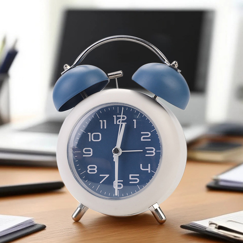 Reloj Despertador Retro – Campana Grande con Luz Nocturna y Diseño Silencioso