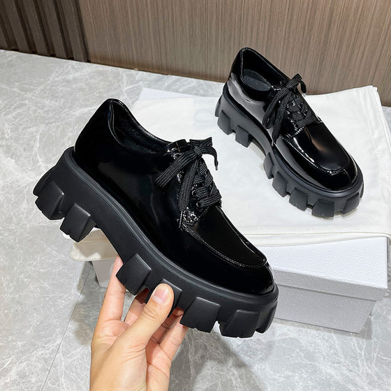 Liu Wen's Same Style Loafers Thick-soled Patent Leather Small Leather Shoes Round Toe Lace-up British Single-layer Shoes Women's Small Size 313233