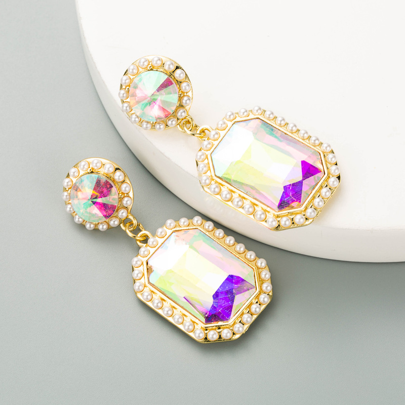 New Fashion Style Exaggerated Square Creative Pearl Earrings display picture 3