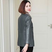 真皮皮衣女短款水貂毛翻领夹克羽绒服海宁皮草秋冬外套妈妈中老年