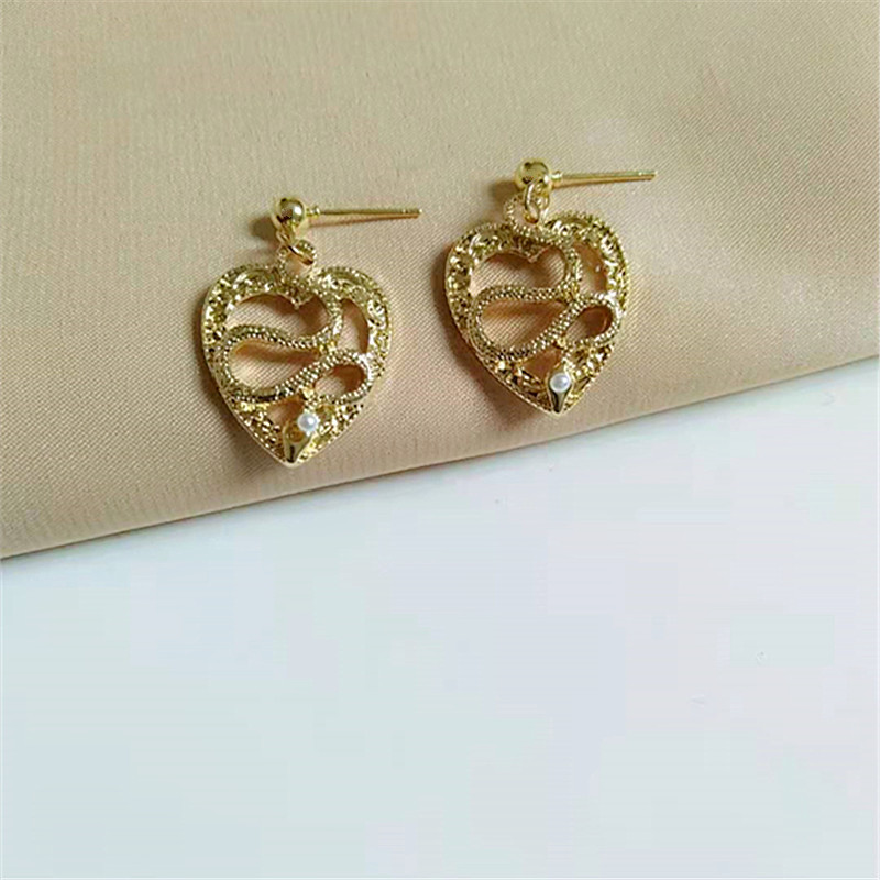 Fashion Heart Shape Alloy Plating Women's Drop Earrings 1 Pair display picture 3