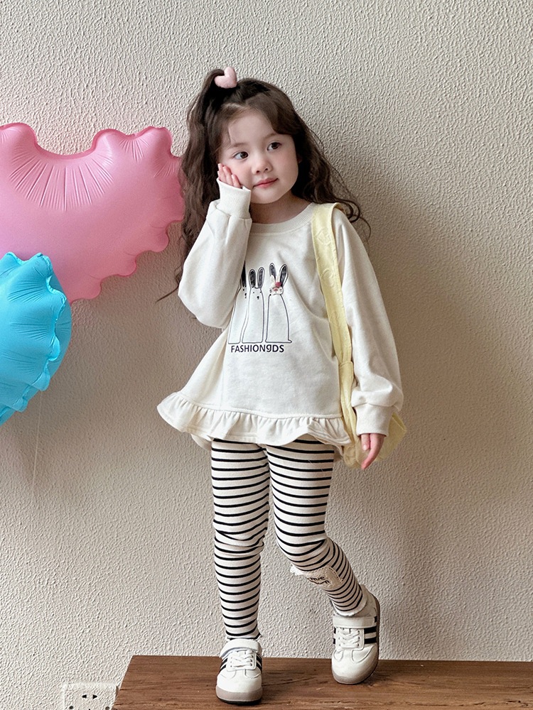 女の子トレーナー秋服2025新しい子供韓国風洋風服スーツ女の赤ちゃん春秋長袖トップス