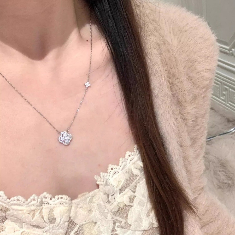 French Style Sparkling Zircon Four-leaf Clover Necklace Women_voghion.com