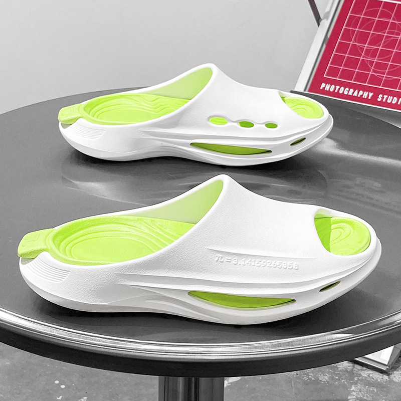 Zapatillas para hombres y mujeres con suela gruesa en verano para casa interior para parejas de baño para pisar excrementos zapatillas frías se pueden usar