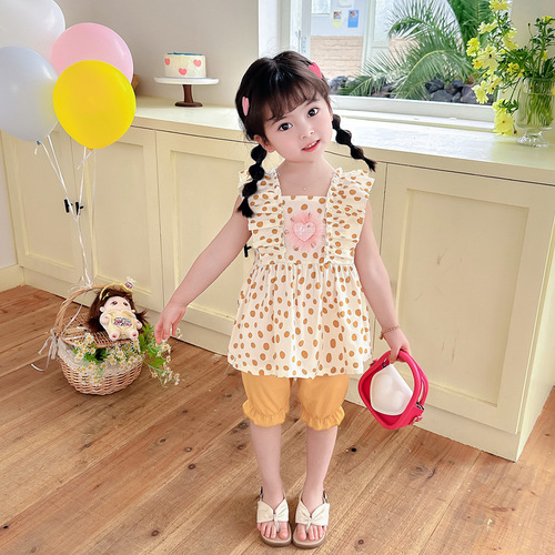 Summer 2024 Girls' Fly Sleeve Polka Dot Print Set for Baby Girls: Fashion Short-Sleeve Top + Shorts Two-Piece Set