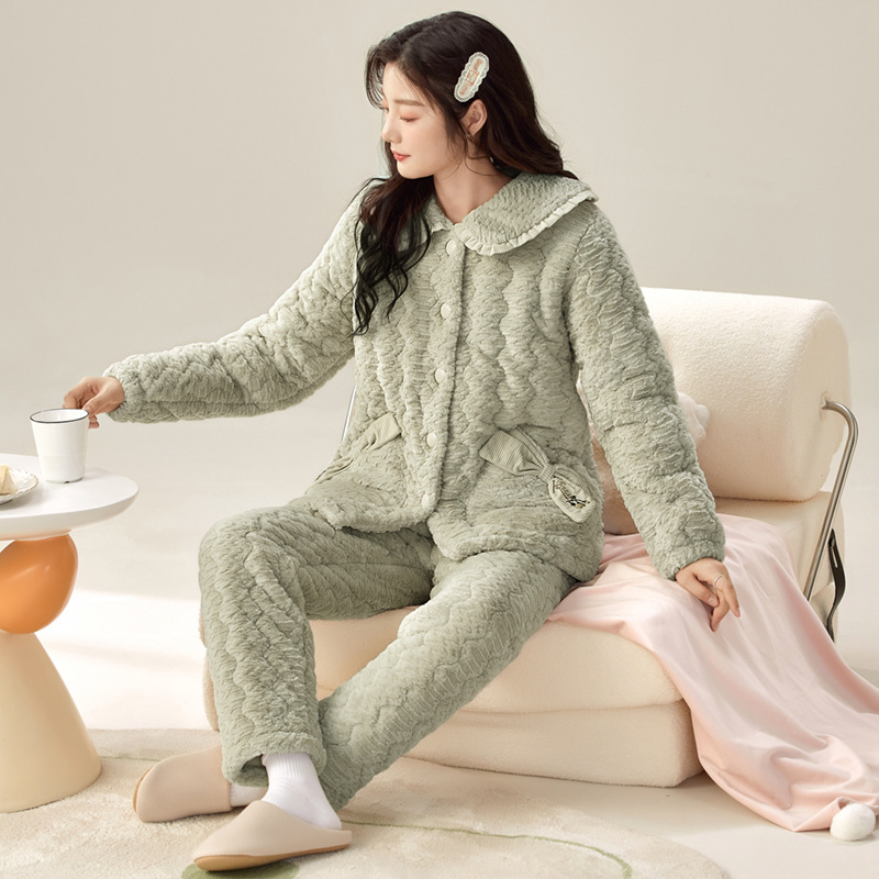 2025 Three-Layer Quilted Women's Fashionable Light Luxury Winter Thickened Cotton Jacket with Mink Fur and Burnt Velvet, Suitable for Wearing Outside as Loungewear