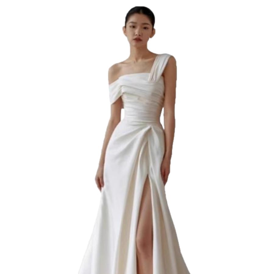 Nuevo Vestido de Noche Blanco de Satén con Hombros Descubiertos, Transparente, Simple y Elegante, con Abertura y Cola de Pez para Banquetes y Fotografía de Viajes 2025