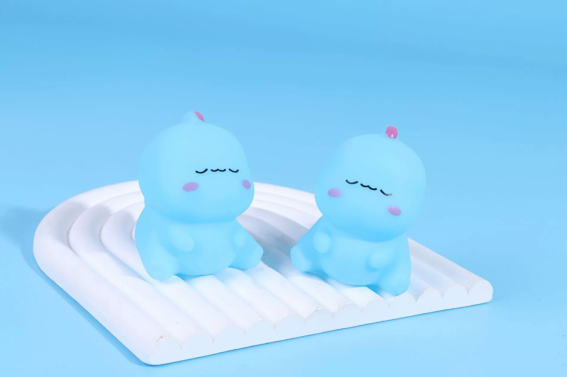 squishy стресс-игрушка, фуксия персонаж мультфильма — assorted Bath & Slime Squeeze Toy