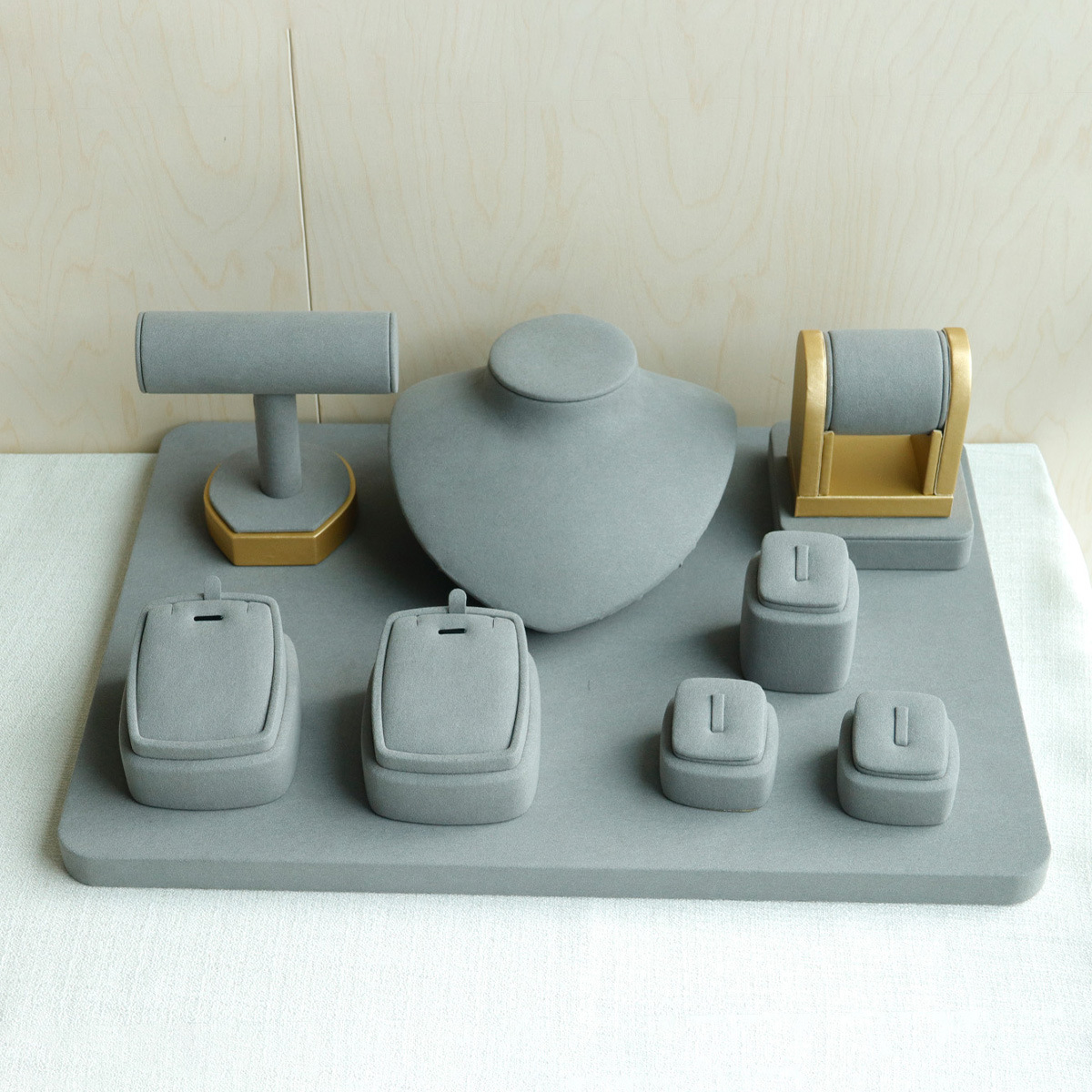 ¿̨˻ɫ鱦չʾ׹μָܽм