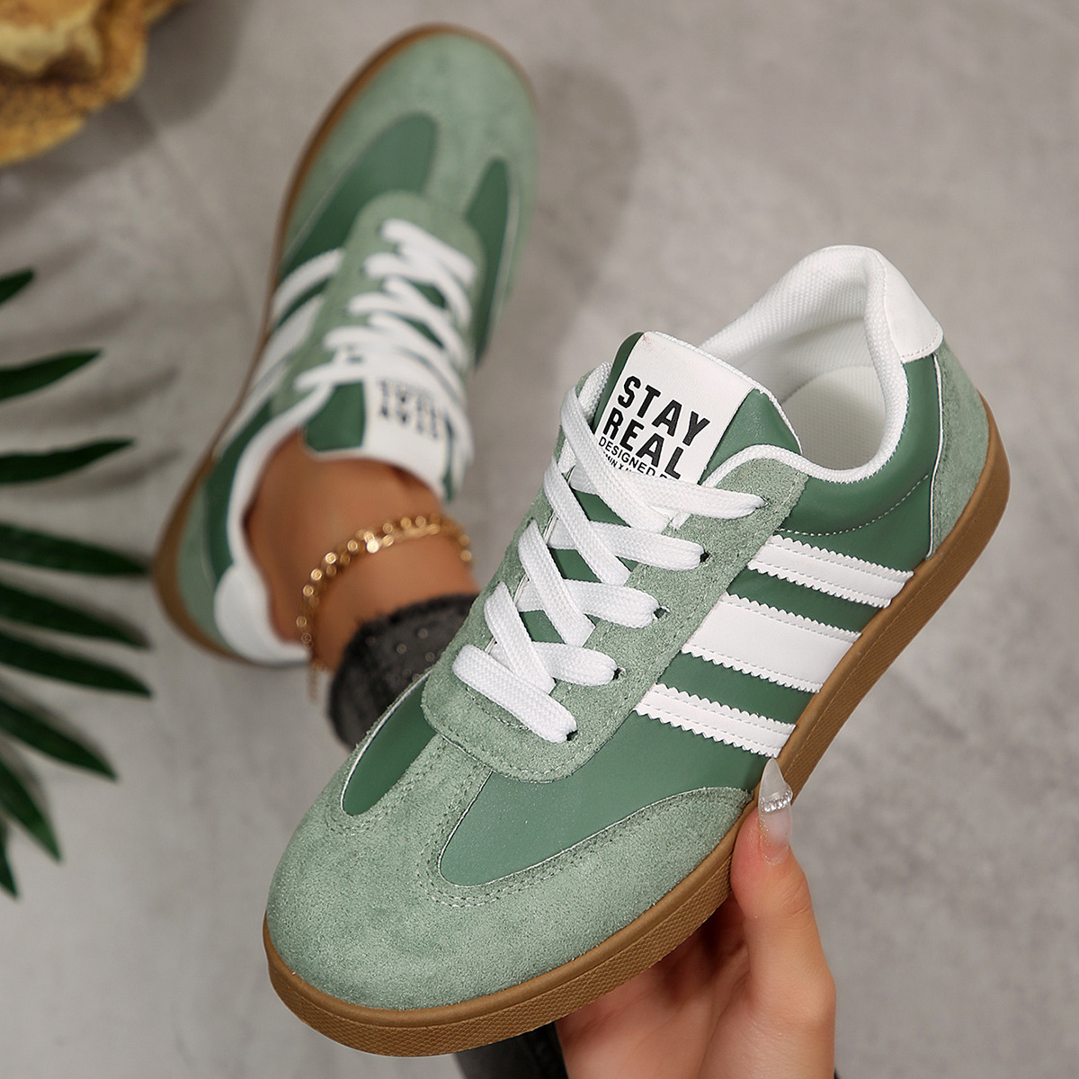 Zapatos de mujer transfronterizos de comercio exterior 2026 primavera y verano nuevos zapatos casuales zapatos de entrenamiento de gran tamaño zapatos deportivos zapatos de skate de moda zapatos individuales