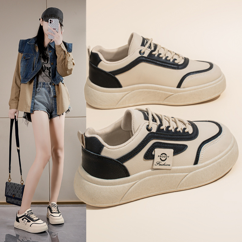 2025 primavera zapatos de mujer nuevos zapatos transpirables pequeños zapatos blancos de mujer versátiles insoles coreanos zapatos deportivos casuales de skate para mujeres