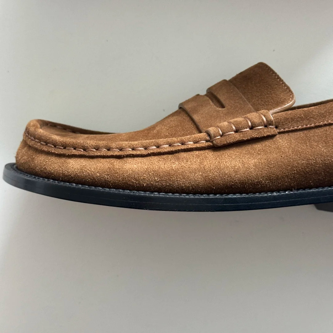 Marca de tendencia retro antiguo estilo de dinero cuadrado zapatos de Lefour retro veludo simple viaje ocio zapatos de cuero de hombre con cabeza inclinada