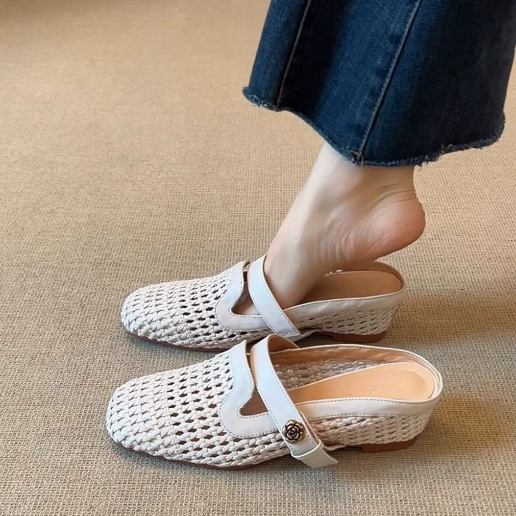 Летние новинки 2025: дышащие повседневные закрытые мюли на толстой подошве с эффектом увеличения роста, плетеные, на танкетке, для улицы