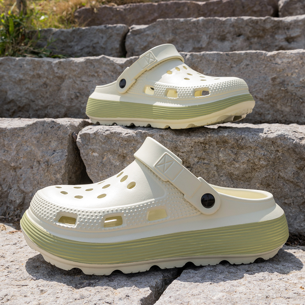 2025简约洞洞鞋沙滩户外防滑加厚踩屎感厚底包头拖鞋女款夏季外穿