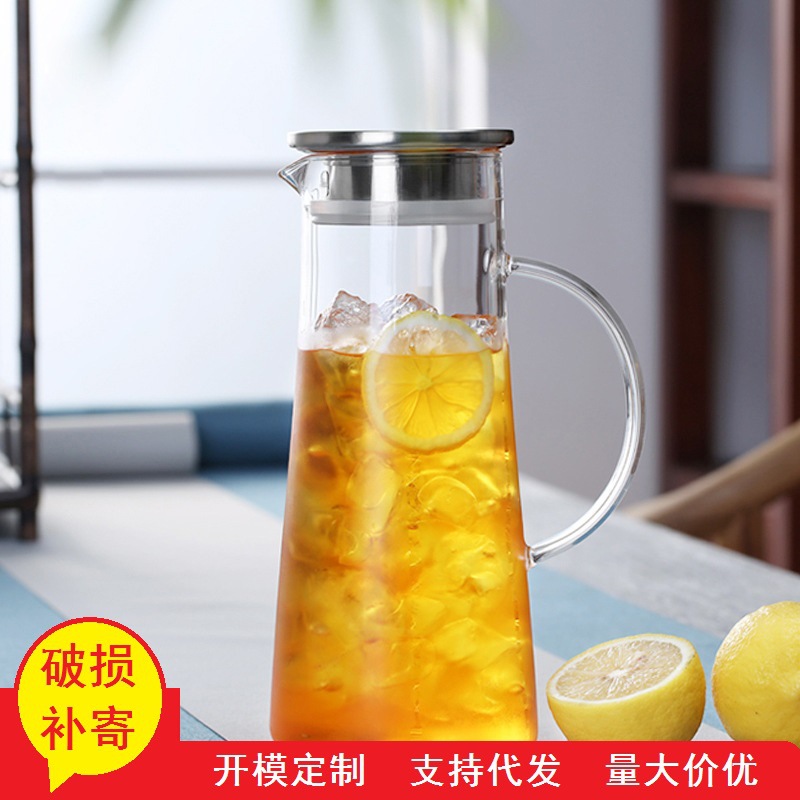 Fábrica al por mayor triángulo botella de agua fría gran capacidad vidrio botella de agua fría hogar material de vidrio de borosilicato olla de jugo