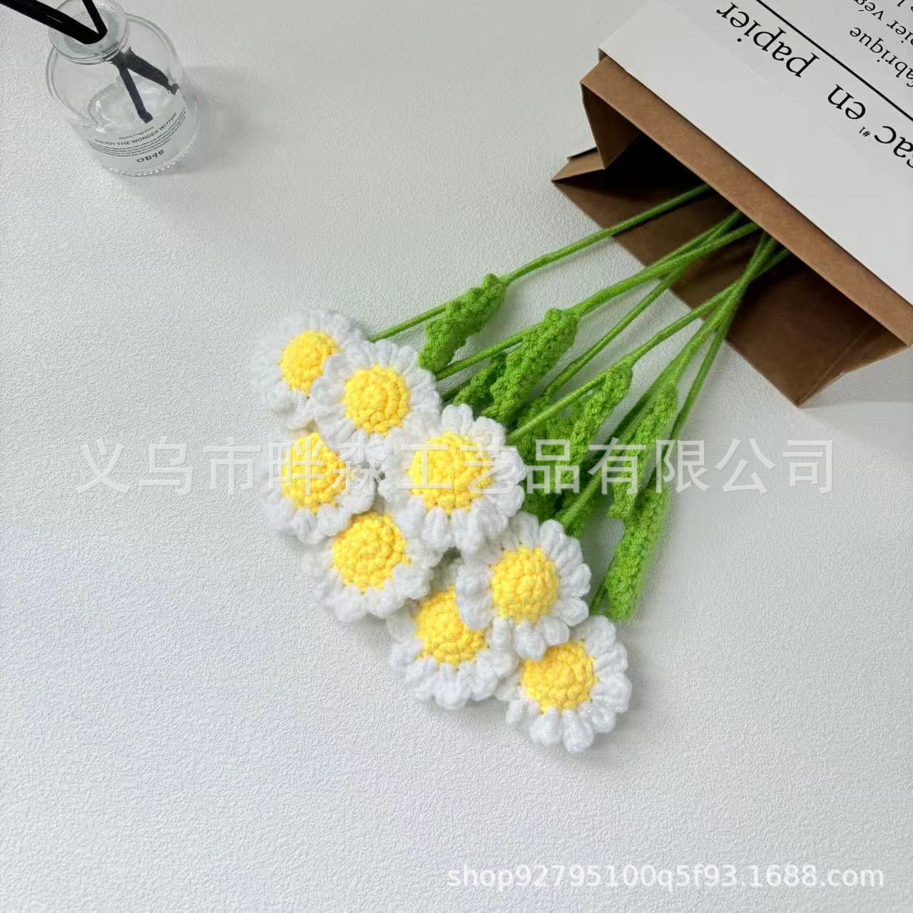 Small Daisy Bouquet Hand-Knitted Chamomile Flower Wool Crocheted Artificial Flower Home Decoration Holiday Gift