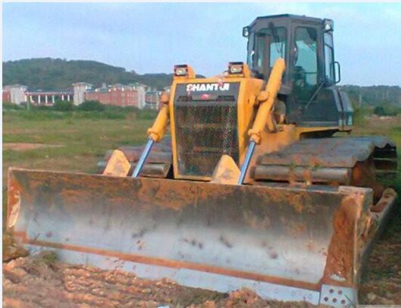 160 y 130 bulldozer de montaña usado 8 - 9 por ciento nuevo image 3