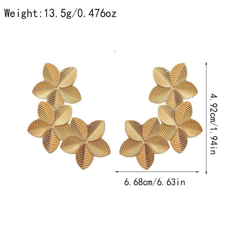 Pendientes transfronterizos europeos y americanos retro simple moda femenina temperamento estilo ins tres pendientes de flor cepillado de cinco pétalos