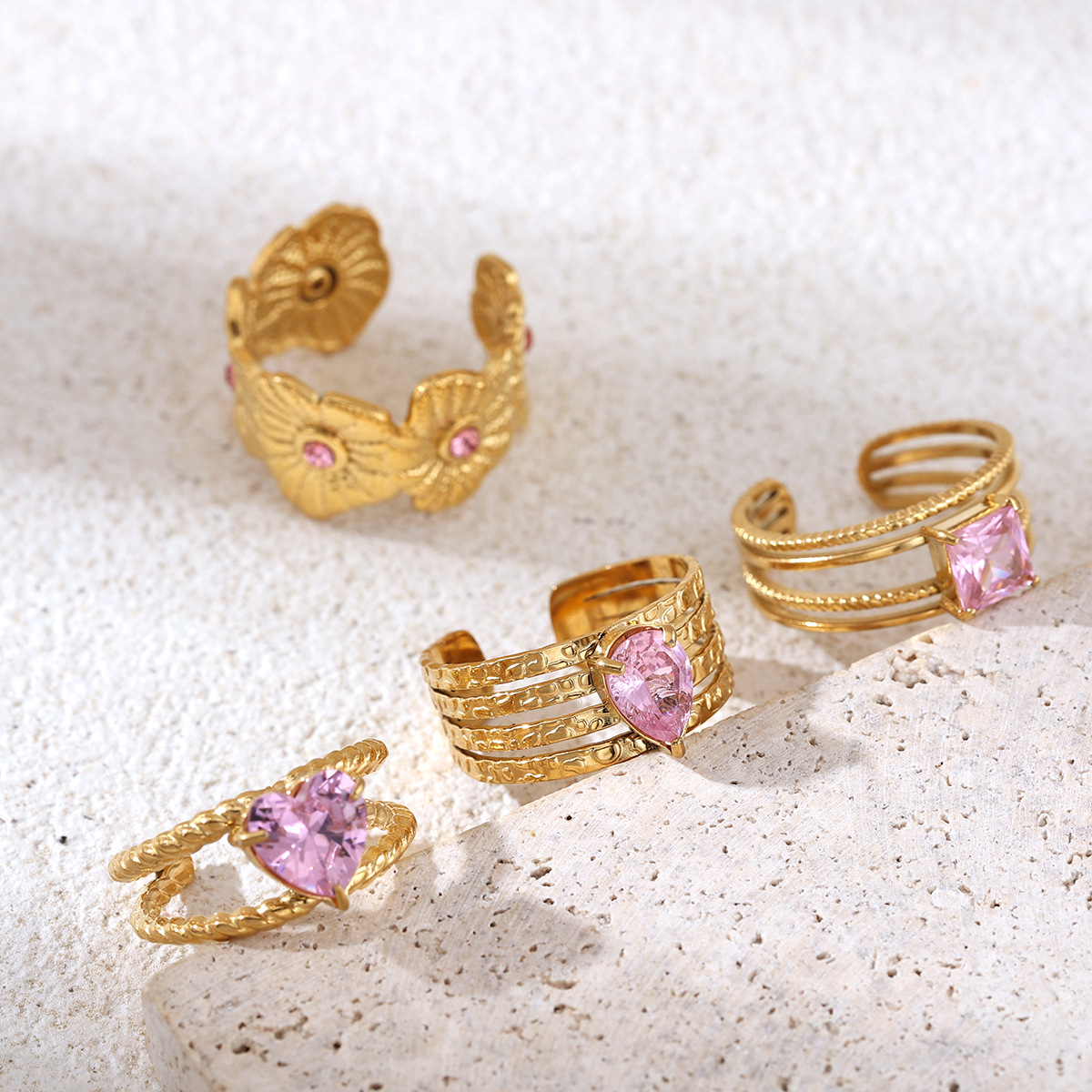 Anillo de acero inoxidable de alta calidad ligero y lujoso, anillo de zircon rosa pálido incrustado en titanio para mujeres no se desvanece