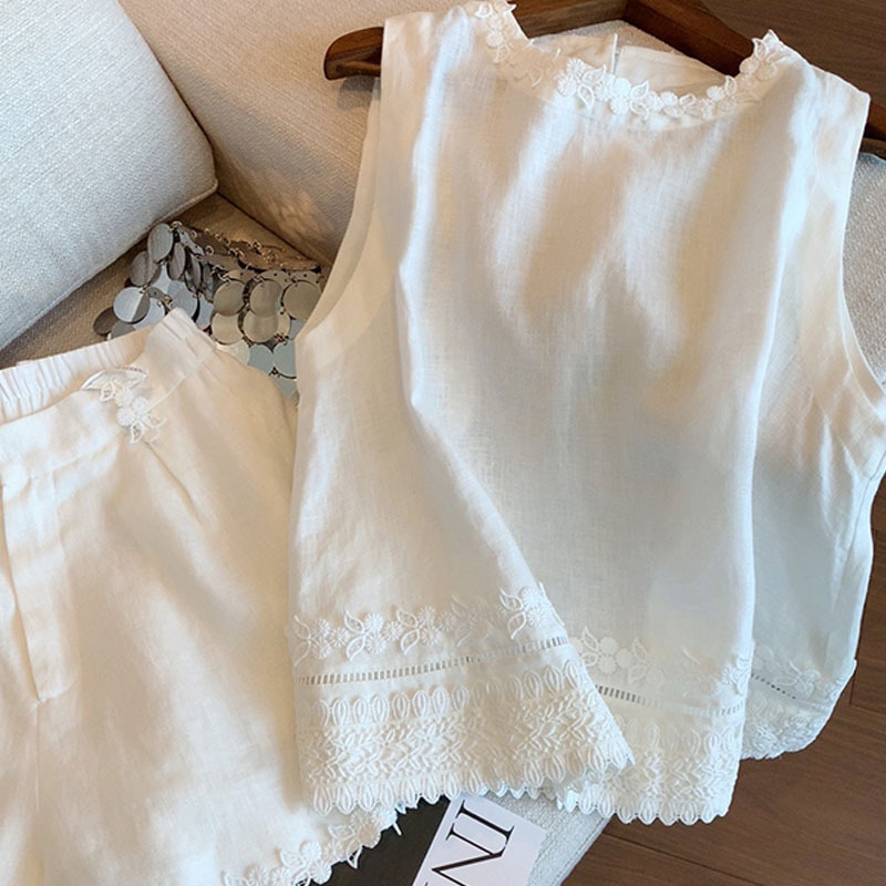 White Lace Embroidered Breathable Vest Suit for Women Summer New High-End Simple Casual Elegant Shorts Two-Piece Set