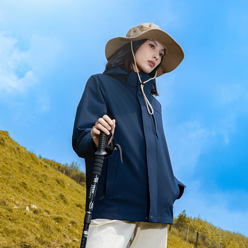 Ropa de asalto para mujeres al aire libre a prueba de viento impermeable 3 - en - 1 ropa de montaña para hombres sensación de alto nivel de invierno y otoño abrigo de terciopelo image 10