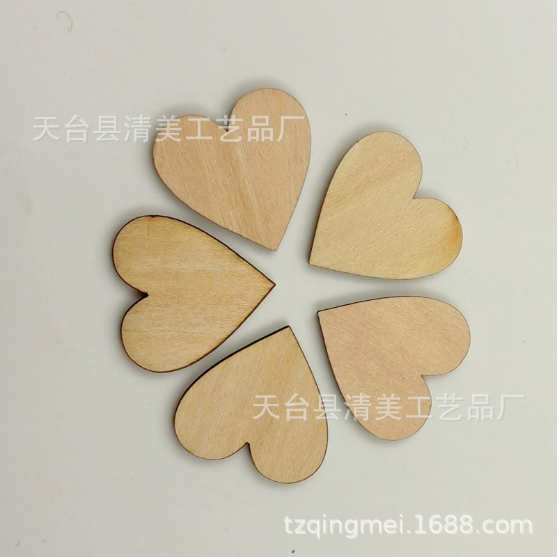 10-150mm material de madera de tilo madera sin agujeros de amor astilla de madera decoración de madera de madera de tilo corazón de melocotón