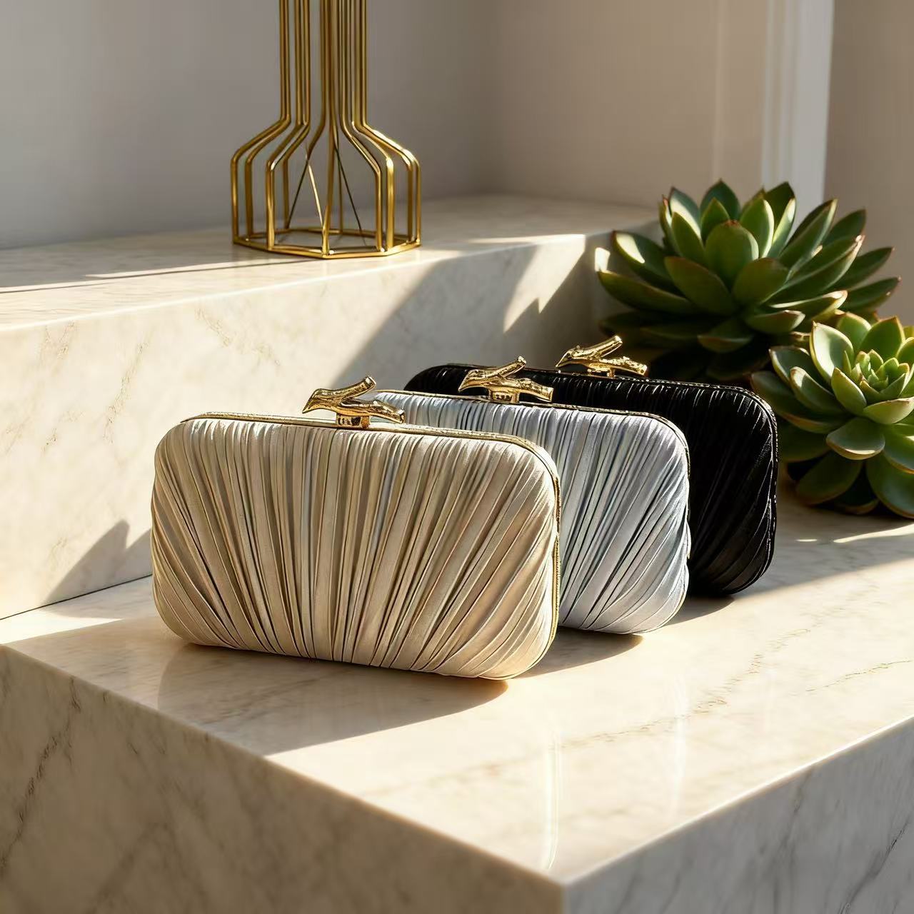 2025 nueva bolsa de cena retro transfronteriza, bolsas de mano de alta sensación, bolsas de cena de moda, bolsas de caja plegadas