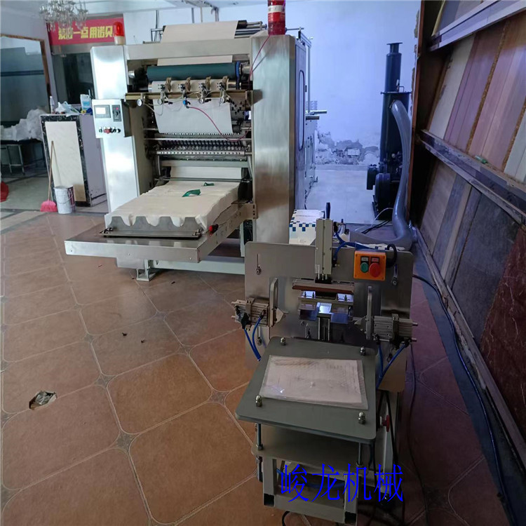 嘉兴峻龙全自动柔巾卷折叠机 无纺布棉柔巾机器 一次性洁面巾设备