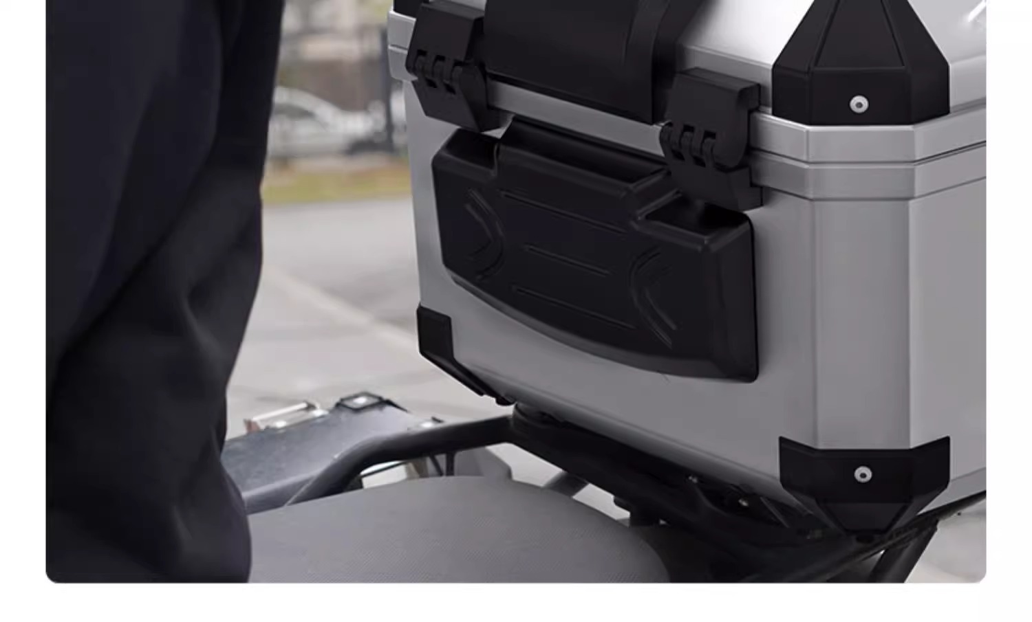 Motorcycle trunk, electric vehicle trunk universal model backrest, waterproof, non-slip, high-fit silicone cushion