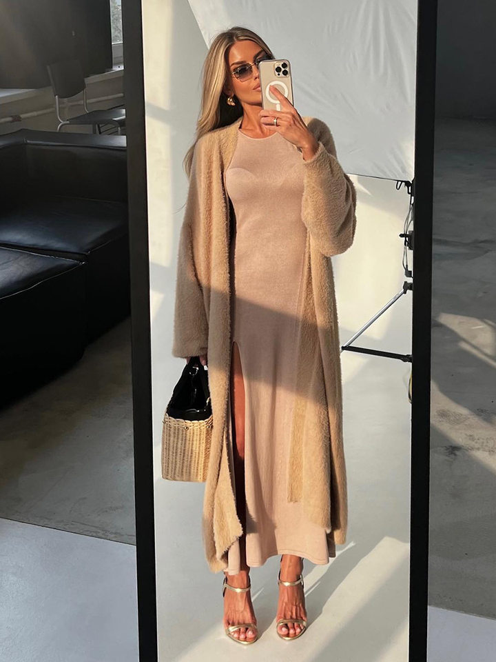 Áo cardigan len lông mềm dáng dài rộng cổ chữ V tay dài — hồng, màu xám, quần kaki chi tiết 62