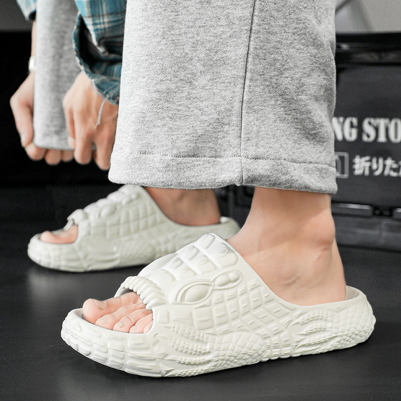 Slippers Men's Outer Wear Summer 2024 New Style Bathroom Non-Slip Sandals and Slippers for Bathing Fashionable Odor-Resistant Embossed Crocodile Pattern Wear-Resistant