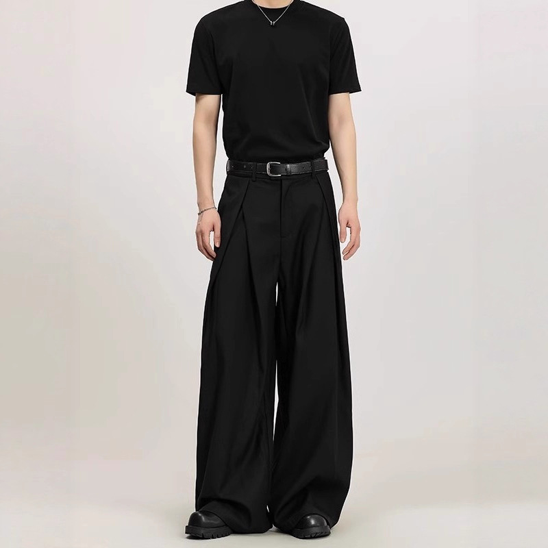 Black premium A-line pleated trousers for men, trendy casual and versatile straight-leg wide-leg trousers.