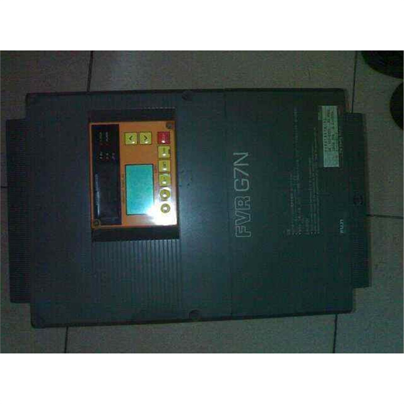 富士变频器 型号 FVR075G7N-2Z 220V 7.5KW