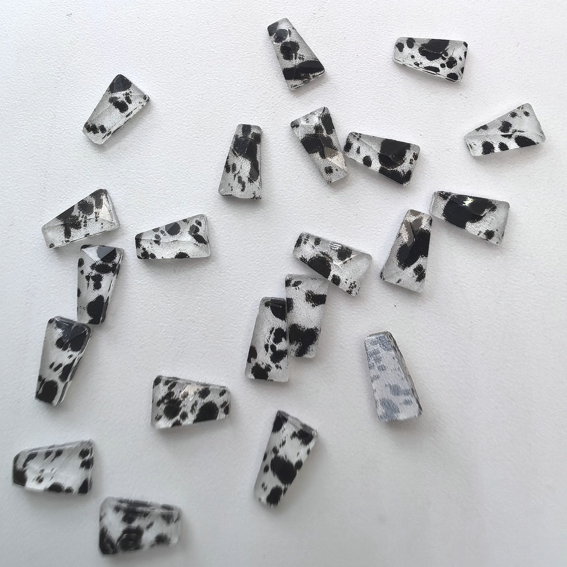 黑白豹纹树脂钻0004.jpg