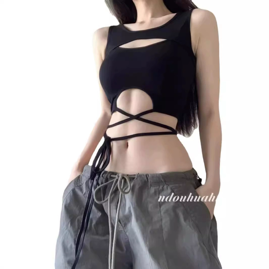 Топ-майка женский slim fit, чёрный, короткий ремешок, укороченный (M, L)
