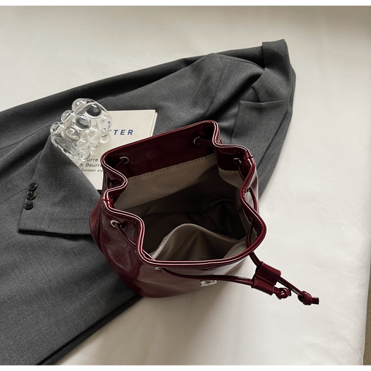 Student class pleated backpack for women 2024 new Korean style trendy student bag, niche high-end women's bag_voghion.com