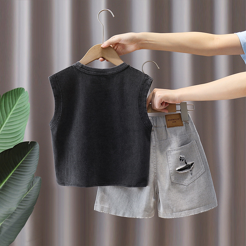 7403 traje de verano para niños 2025 nuevo chaleco sin mangas para niños de dos piezas pantalones cortos de mezclilla rasgados de verano