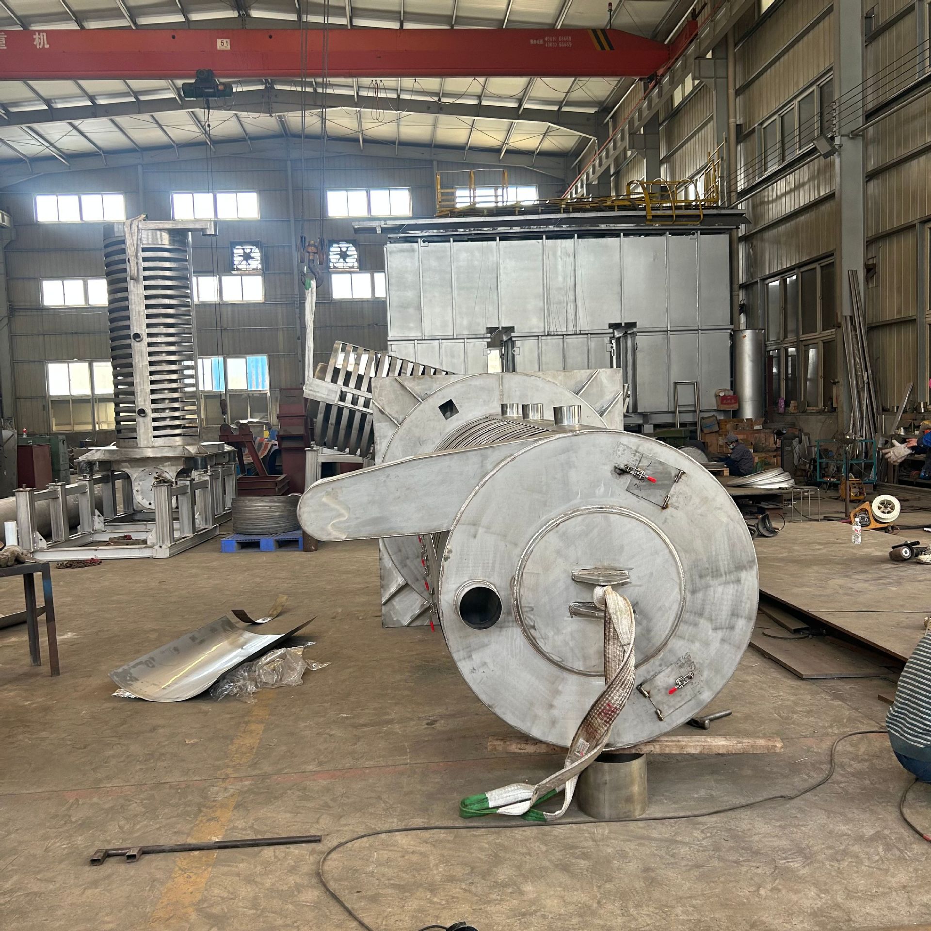 上海大型振动提升机 垂直升温干燥控温输送设备 设备全封闭密封好