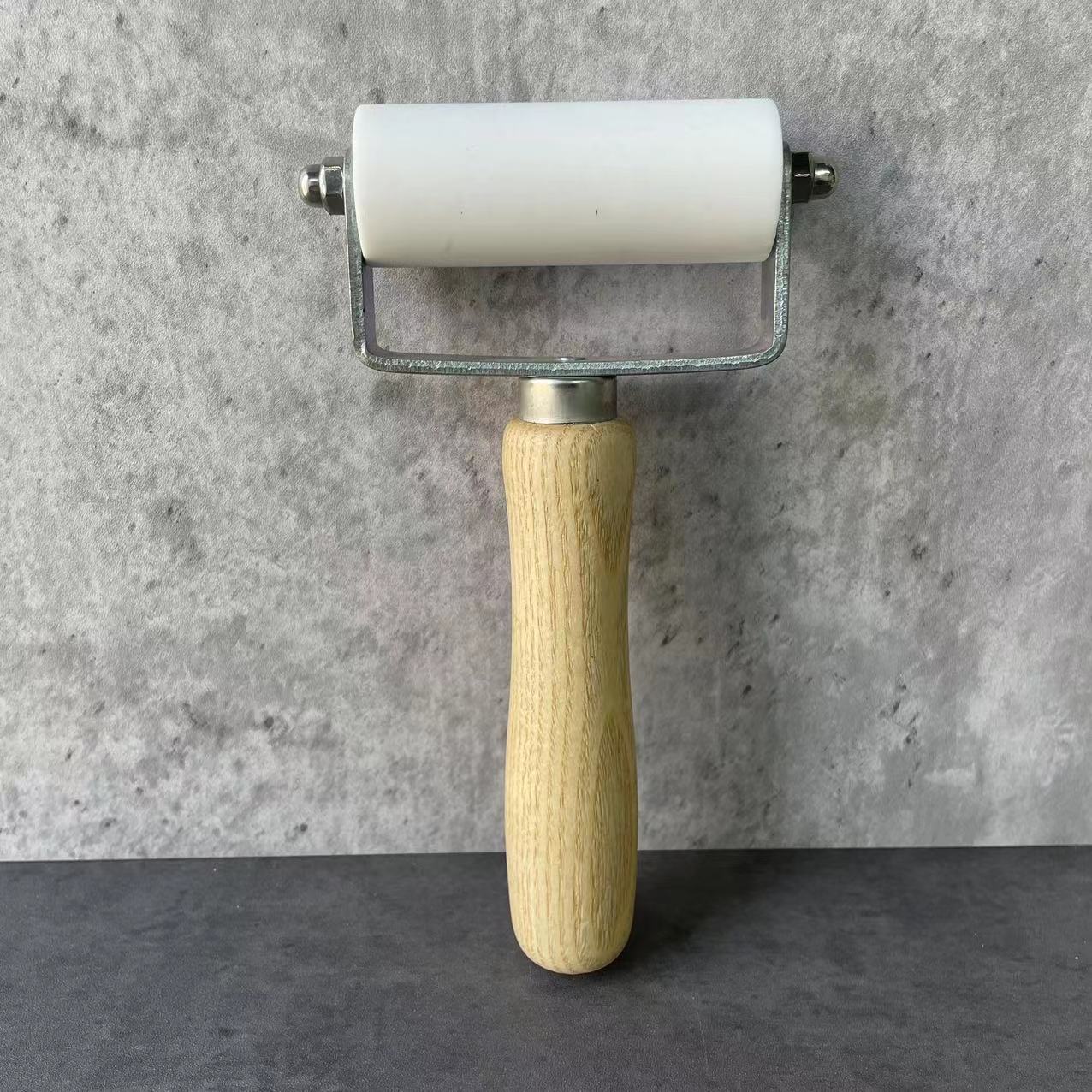专业优质贴壁纸墙纸工具接缝压轮白色防水双支架榉木手柄