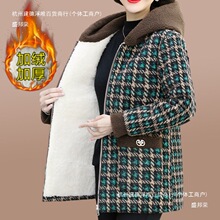 厂家加绒加厚女款冬季羊羔绒外套休闲百搭带帽短款棉衣女格子夹克