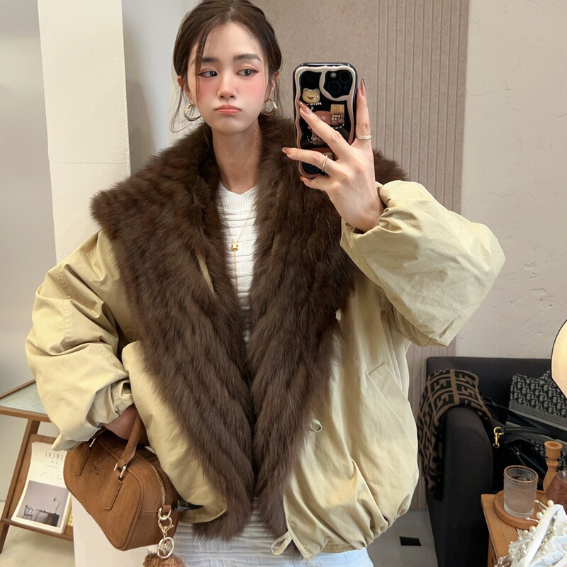 2025 New Autumn and Winter Fox Fur Outwear Women's Oversized Navy Collar Goose down Liner Short Parka Outwear
