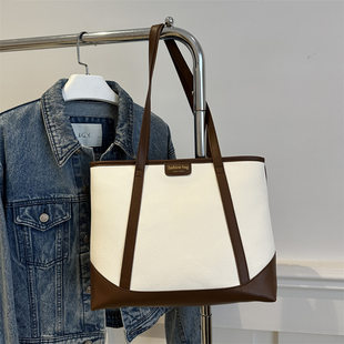 Capacious elegant one-shoulder bag