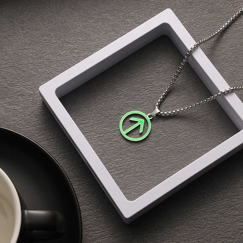 Collana con targhetta circolare in titanio e acciaio Hip-hop Niche Green Pass Code per uomo e donna, decorazione semplice e personalizzata per centinaia di collocazioni_voghion.com