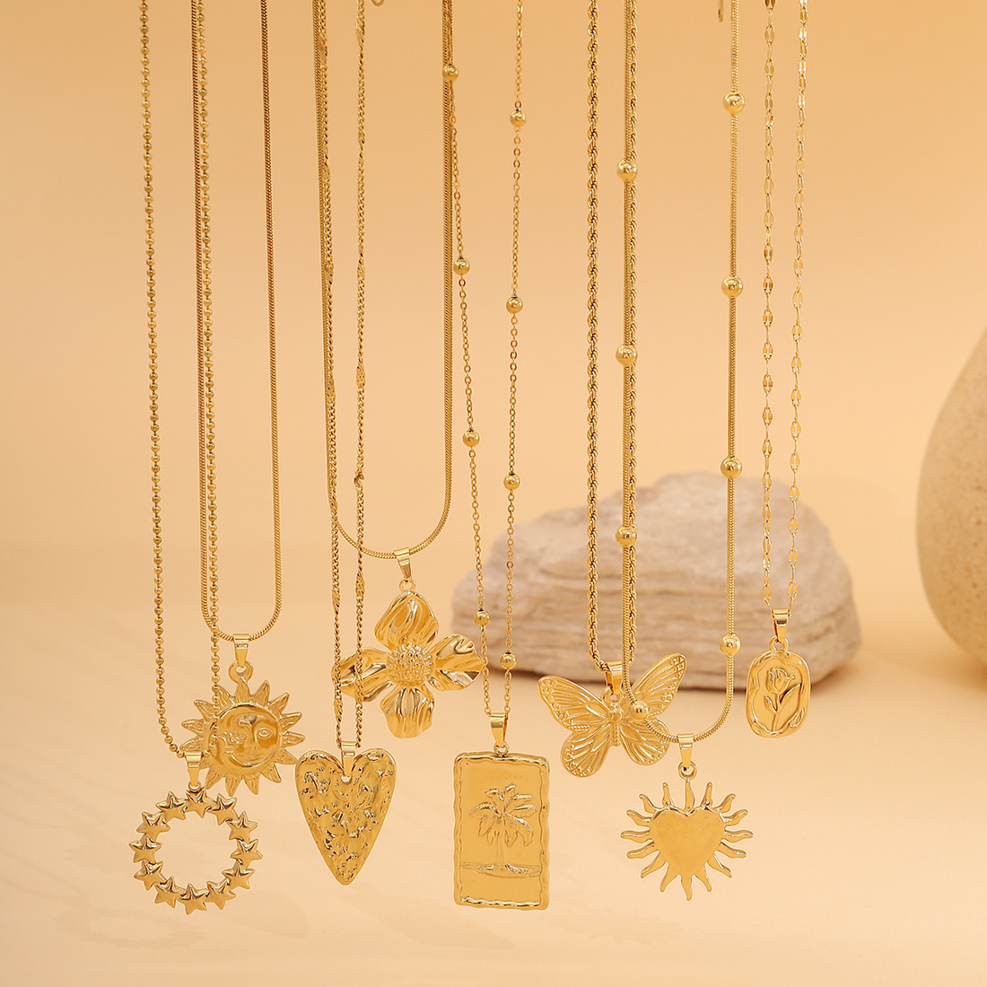 [Bing Meng] Sun Love Colgante Moda Mariposa Flor Collar de acero inoxidable Joyería de lujo ligera N1444