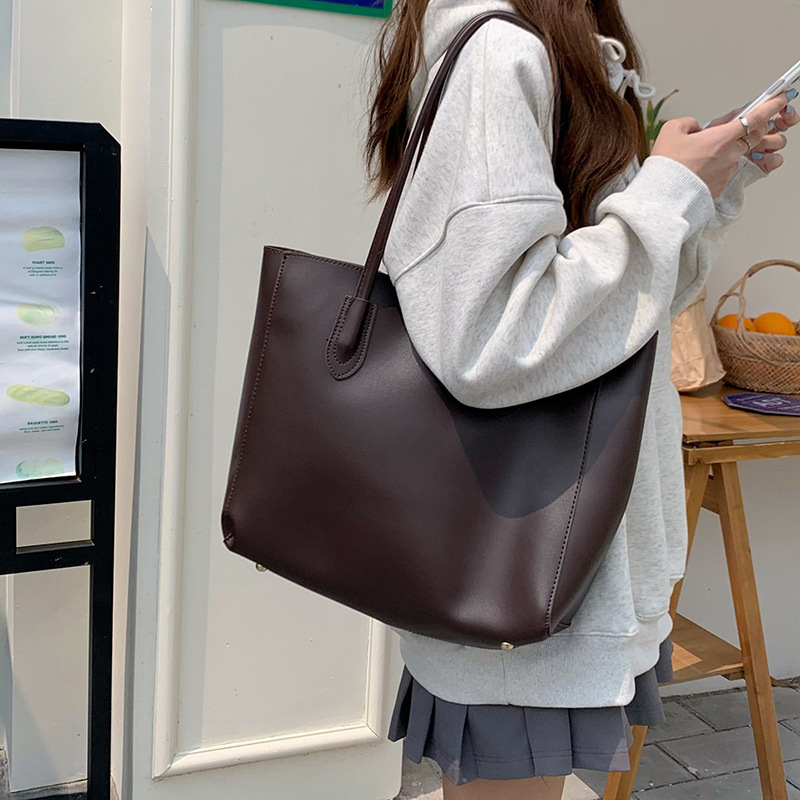 Women's Large Pu Leather Solid Color Classic Style Magnetic Buckle tote Crystalized Bag display picture 4