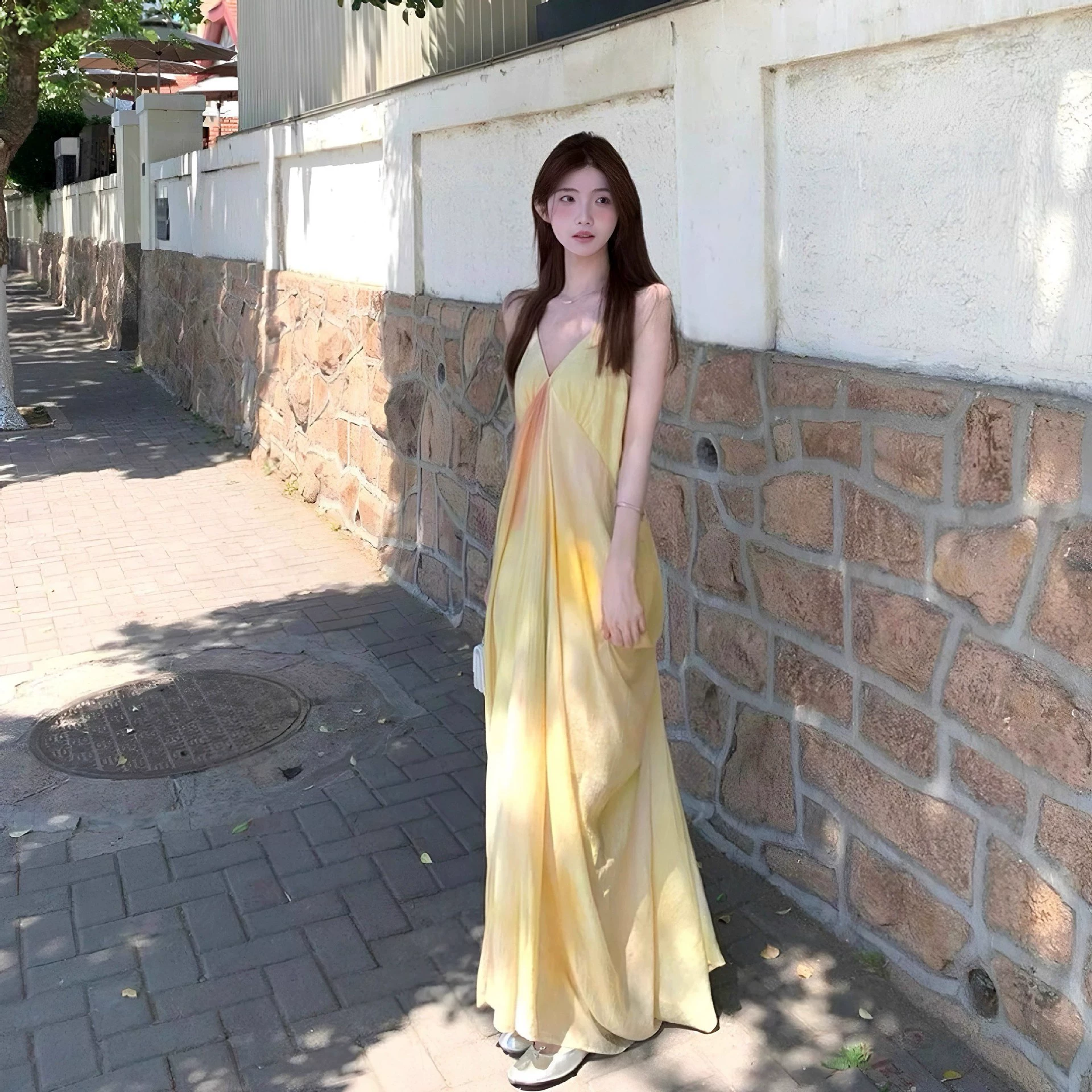 Пляжное платье с открытой спиной в стиле Санья для отдыха на море во французском стиле, драпированное платье на тонких бретельках для путешествий в Юньнань, Таиланд