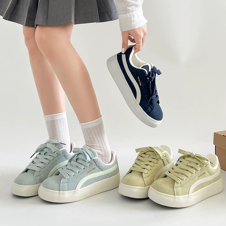 Zapatos de skate casuales de fondo plano de ondas de larga distancia para mujeres, zapatos de lona versátiles de otoño 2025 nuevos zapatos deportivos coreanos de mujer