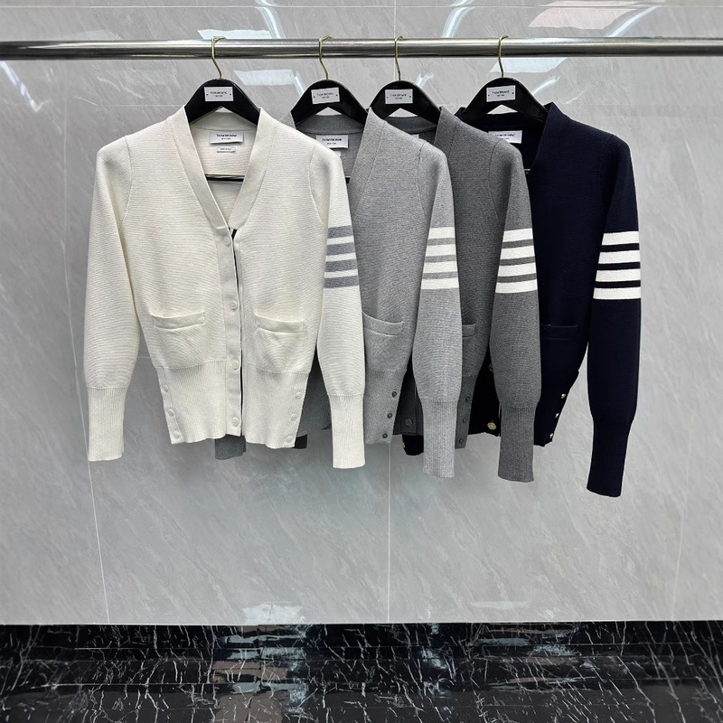 Factory direct TB Wang Xinling with four bars V-neck casual Joker simple long sleeve cardigan coat sweater